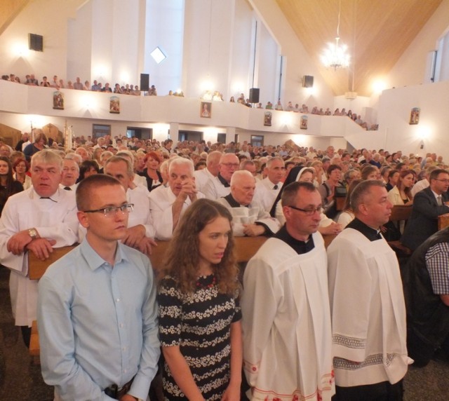 Konsekracja kościoła pod wezwaniem Matki Bożej Bolesnej w dzielnicy fabrycznej Kraśnika