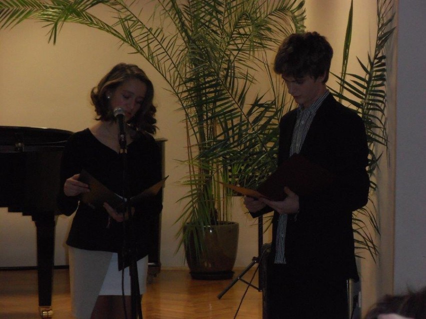 Koncert prowadzili uczniowie: natalia Dubrowska i Wojciech...