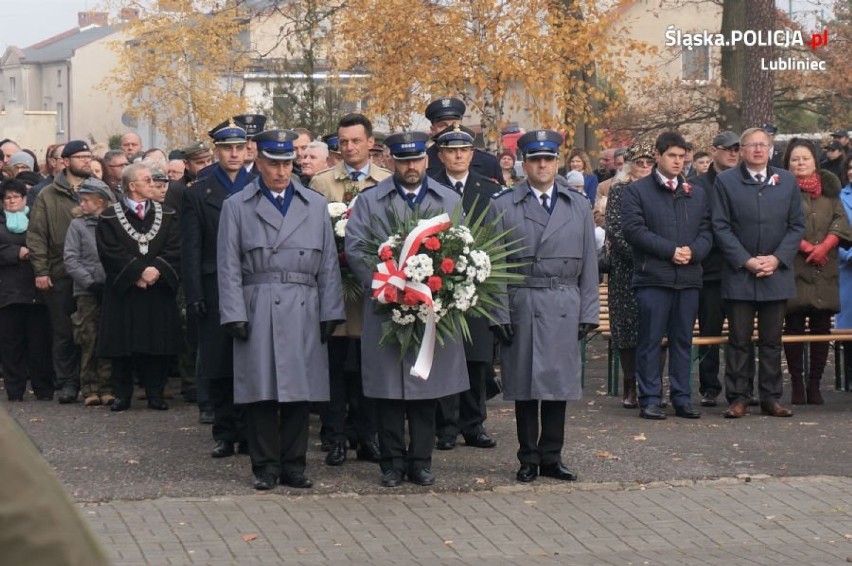 Święto 11 listopada w Lublińcu. Władze i mieszkańcy złożyli hołd na cmentarzu wojskowym