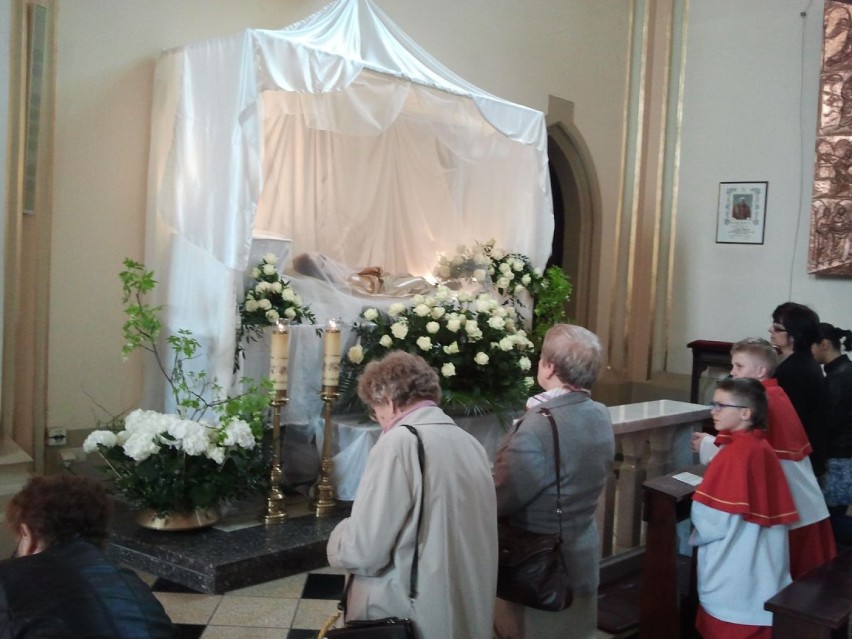 Wielkanoc w Wodzisławiu: święcenie pokarmów w kościele przy...