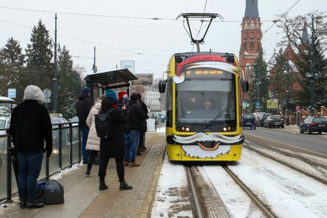 W święta Bożego Narodzenia po Toruniu będzie kursował świąteczny tramwaj. 24 grudnia pojawi się na linii nr 4, 25 i 26 grudnia - na linii nr 3