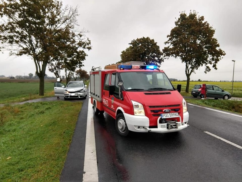 Powiat grodziski: Zderzenie trzech samochodów na DK32 [FOTO]