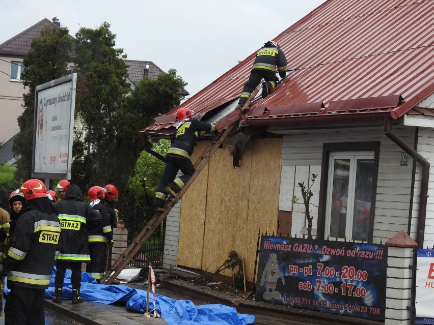 Wypadek w Sokółce. Budynek, w który wjechał wóz straży pożarnej, nie nadaje się do zamieszkania [ZDJĘCIA]