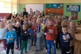 Przedszkolaki z Wierzchlasu i przedszkola nr 4 w Wieluniu świecą przykładem [FOTO]