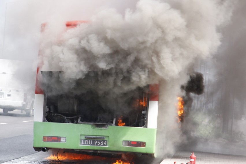 Pożar autobusu na al. Spółdzielczości Pracy