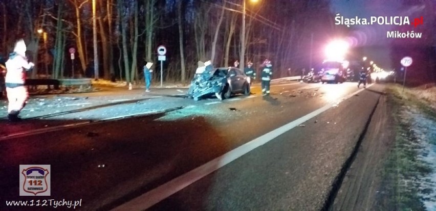 Poważny wypadek w Mikołowie na DK 44. Sprawca ze złamanym kręgosłupem, kilka osób rannych.