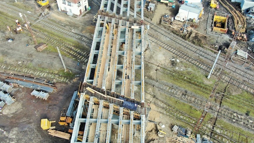 Powstaje wiadukt kolejowy pomiędzy stacjami Gdańsk Port Północny i Gdańsk Kanał Kaszubski. Będzie gotowy w tym roku