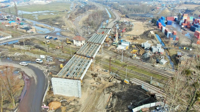 Powstaje wiadukt kolejowy pomiędzy stacjami Gdańsk Port Północny i Gdańsk Kanał Kaszubski. Będzie gotowy w tym roku