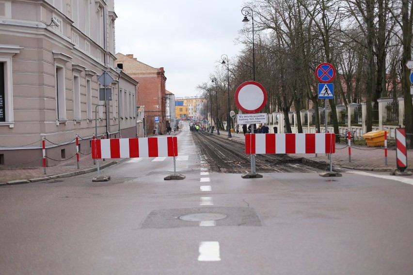 Łomża. Ulica Giełczyńska wyłączona z ruchu także dla pieszych [zdjęcia]