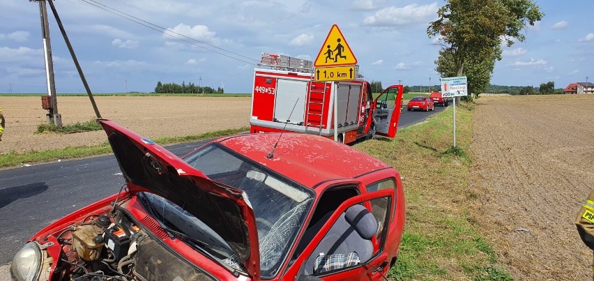 Wypadek w Słupie w gminie Gruta. Trzy osoby trafiły do szpitala