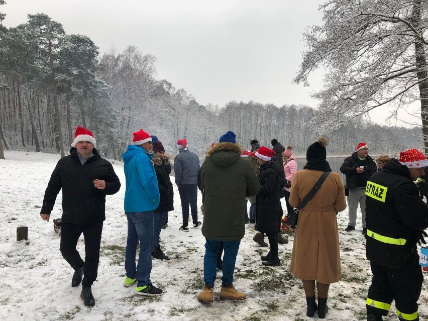 Gmina Trzemeszno. Pierwsze morsowanie z Wesołą Strażą Pożarną