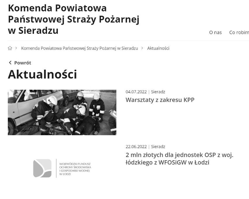 Strażacy w żałobie po tragicznym w skutkach wypadku z udziałem funkcjonariuszy PSP. Hołd zmarłemu koledze oddaje także Sieradz i Poddębice