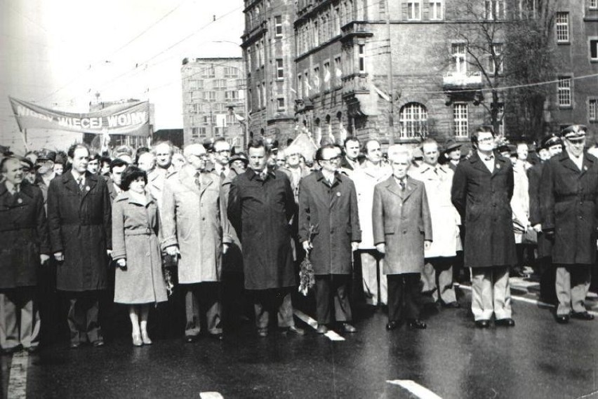 Święto Pracy zwłaszcza w okresie PRL-u obchodzono bardzo...