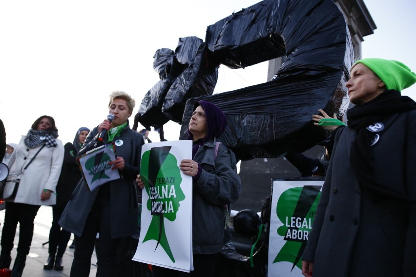 Pustki na proteście "Legalna Aborcja Teraz". Przyszło...