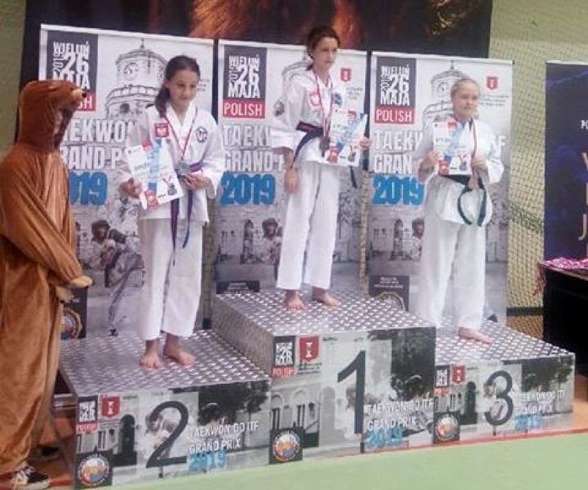 Radomsko: medal w taekwondo Julii Tatary podczas turnieju w Wieluniu [ZDJĘCIA]