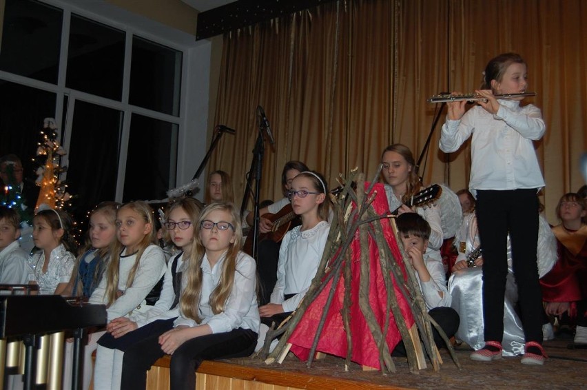 KOlędowanei pod gwiazdami - koncert kolęd w szkole muzycznej w Kartuzach 2014