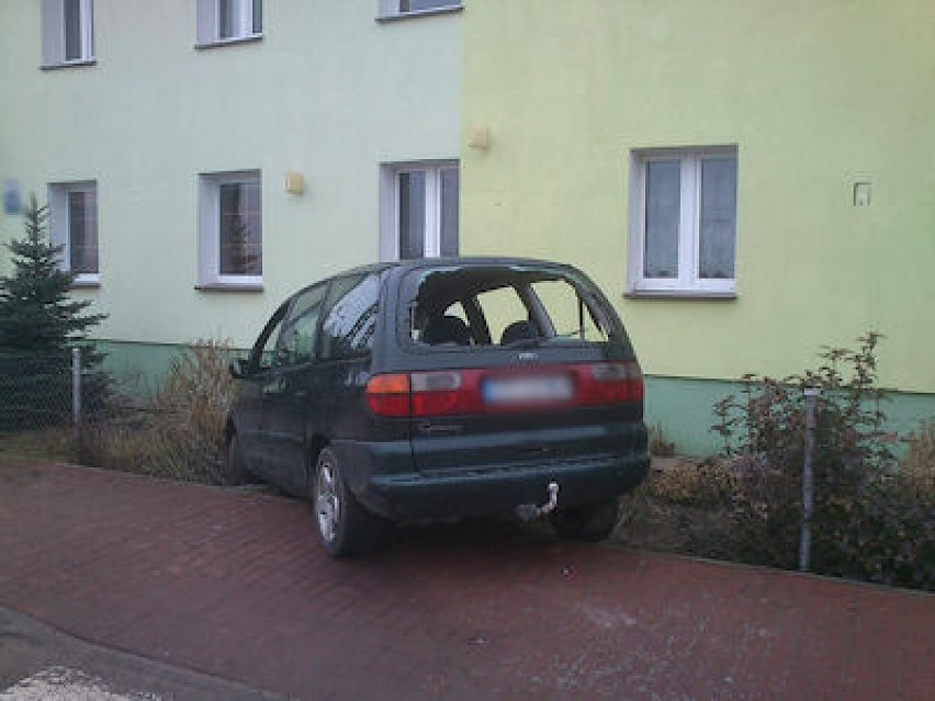 Choszczno: Przejechał przez chodnik i staranował ogrodzenie...
