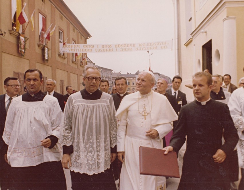 Pierwsza pielgrzymka Jana Pawła II do Polski. 1979 rok -...