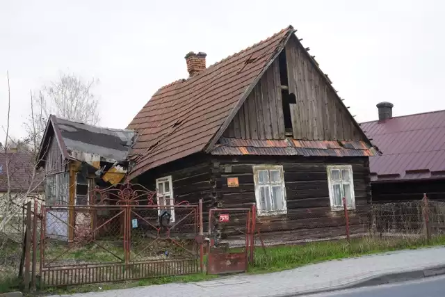 Zobacz przegląd zdjęć ze starymi, drewnianymi domami. Pochodzą z osiedli Staromieście oraz Przybyszówka