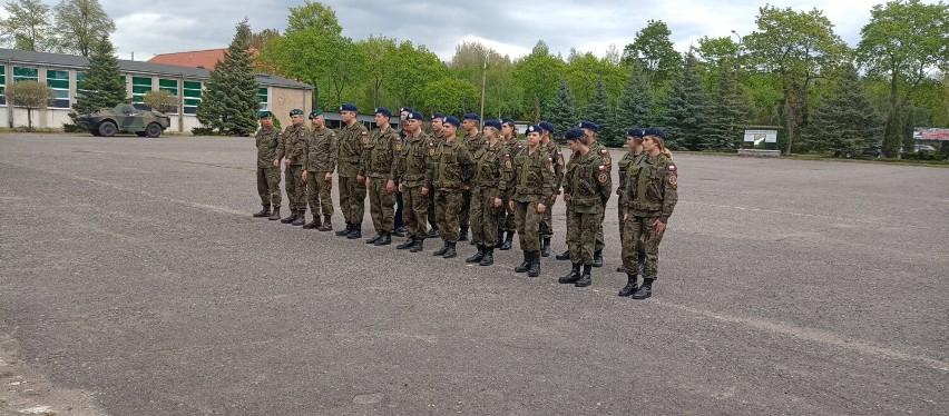Uczniowie klasy III wojskowej Liceum Ogólnokształcącego w Pelplinie spędzili tydzień na zajęciach poligonowych