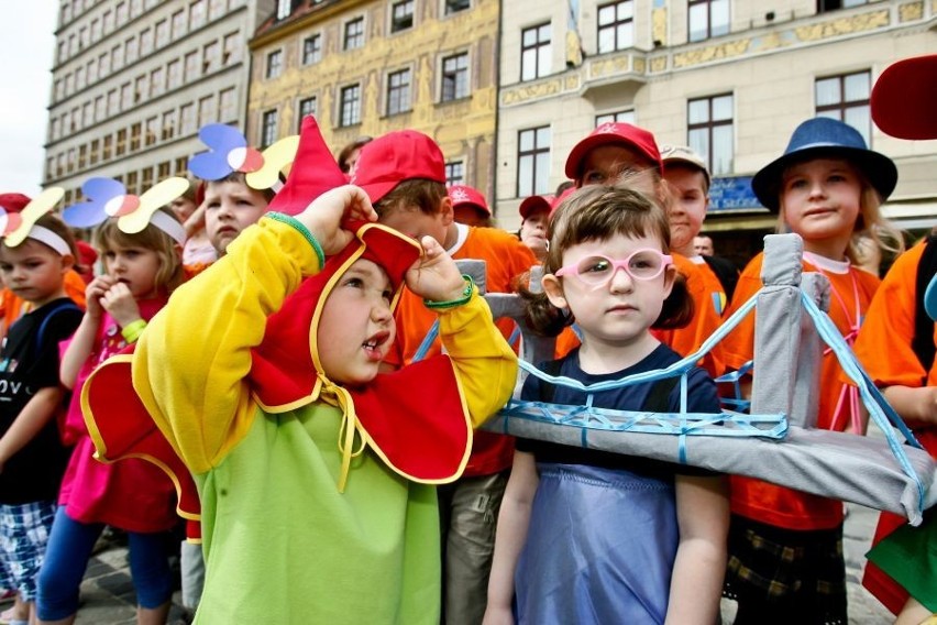 W piątek Wrocław czytał dzieciom na Rynku (ZDJĘCIA)