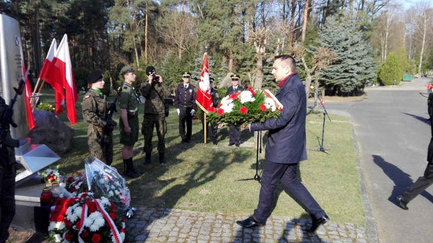 We wtorek, 10 kwietnia,  na terenie nekropolii...