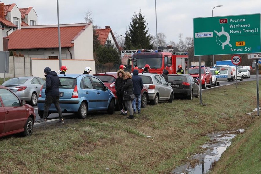 Niebezpieczne zdarzenie drogowe w Wolsztynie na DK - 32