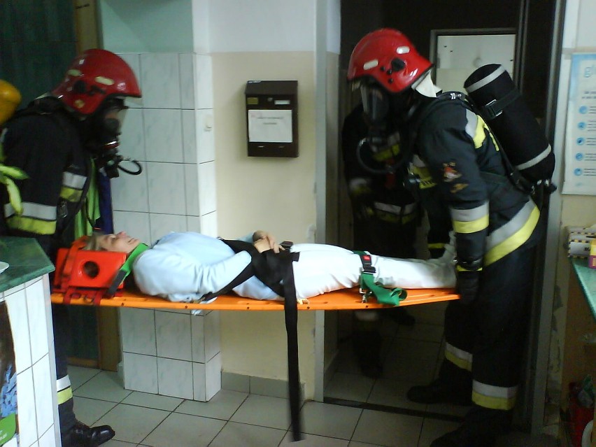 Ewakuacja pacjentów z rawskiego szpitala. Symulacja wydarzeń