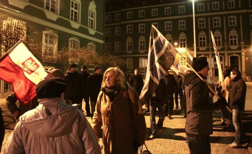 "Fałszerze!",  "Komorowski zdrajcą Polski!". Środowiska prawicowe protestowały w Szczecinie [wideo]
