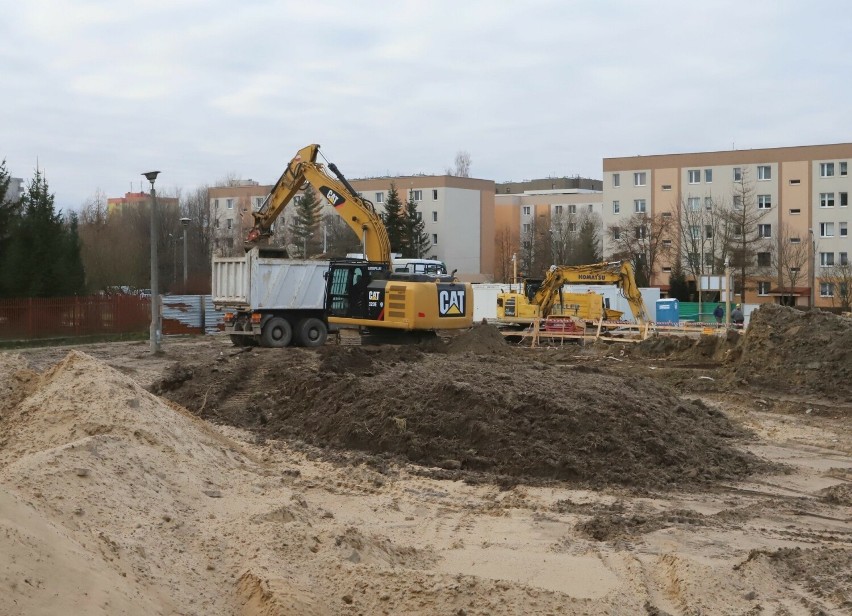 Budowa bloku komunalnego na Michałowie w Radomiu. Wylewane są już fundamenty pod budynek. Zobacz zdjęcia