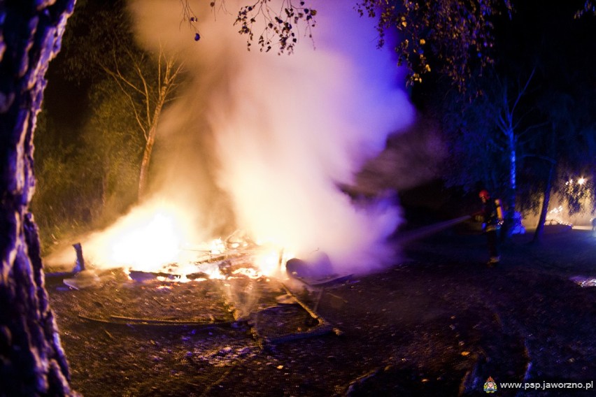 Jaworzno: pożar przyczepy kempingowej na Sosinie