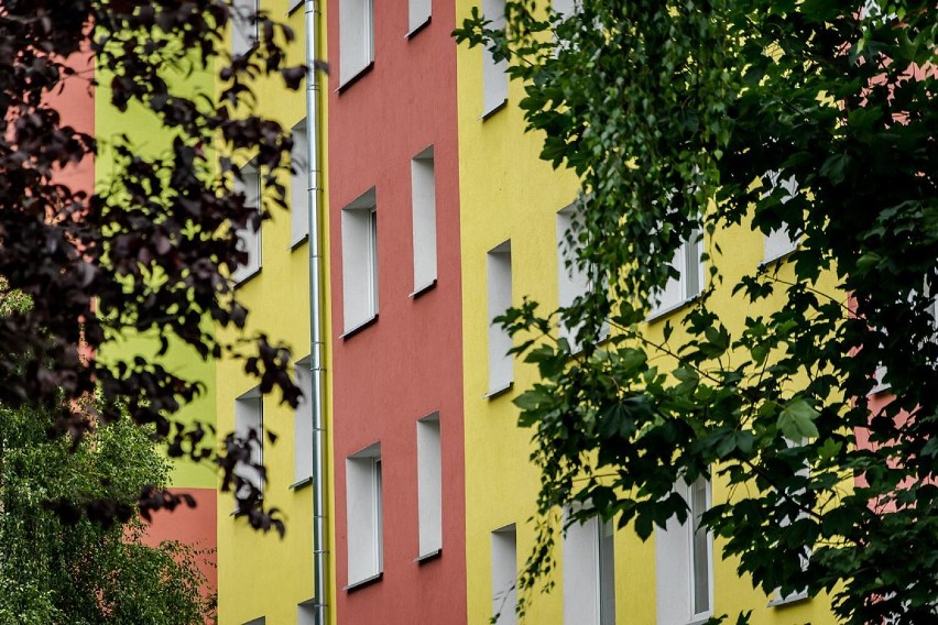Wałbrzych: Bloki na Podzamczu w nowych kolorach. Co o tym sądzicie?