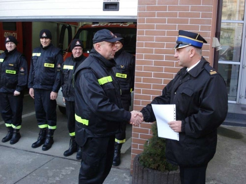 Chodziescy strażacy otrzymali wyróżnienia i awanse [ZDJĘCIA]