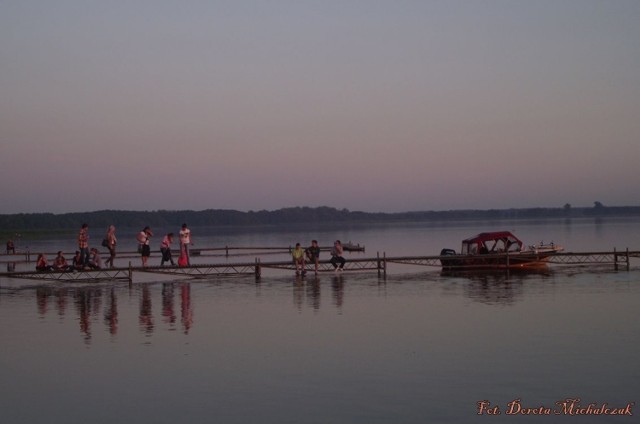 Wiecz&oacute;r nad jeziorem Błędno w Zbąszyniu.
Fot. Dorota Michalczak