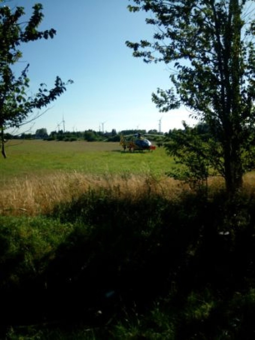 Wypadek w okolicach Domasławic. Ranny kierowca audi został przetransportowany śmigłowcem LPR do szpitala