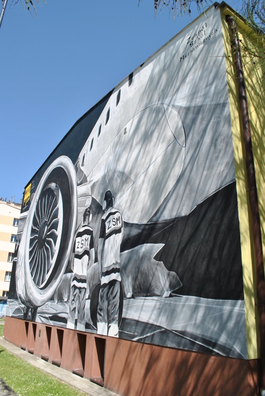 Na ścianie budynku Zespołu Szkół Mechanicznych w Rzeszowie powstał ciekawy mural. Zobacz zdjęcia