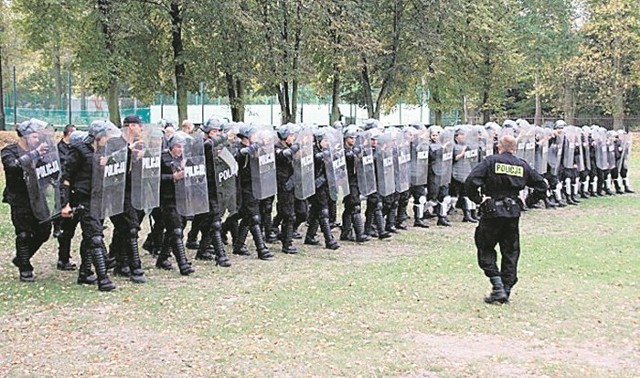 Policjanci w ostatnim czasie przechodzili  wiele ćwiczeń  pod  kątem zbliżającego się Euro 2012.  Między innymi odbywały się one na stadionie przy ul. Nowowiejskiej