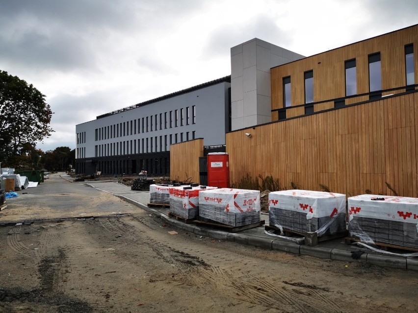 Budowa nowego szpitala na Bielanach zbliża się do końca. W...