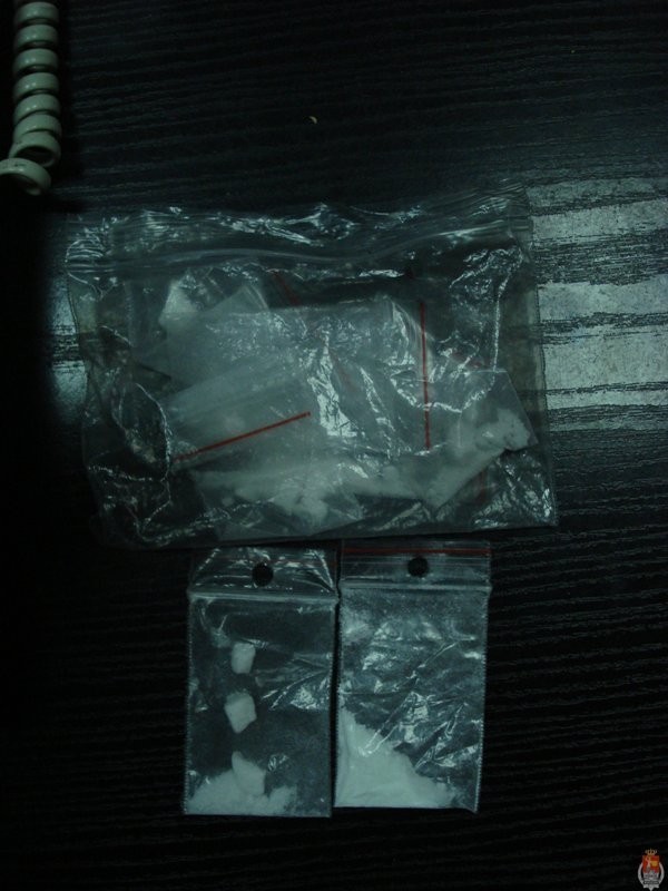 113 porcji narkotyków znaleziono przy 24-latce (Zdjęcia, WIDEO)