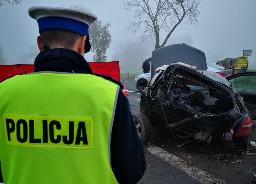 Tragiczny poranek w Dzień Wszystkich Świętych. Nie żyją dwie młode osoby [ZDJĘCIA]