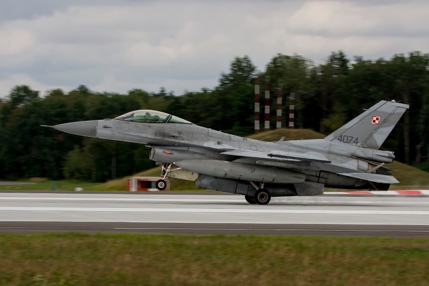 Pierwsze F-16 powróciły na macierzyste lotnisko w Łasku [zdjęcia]