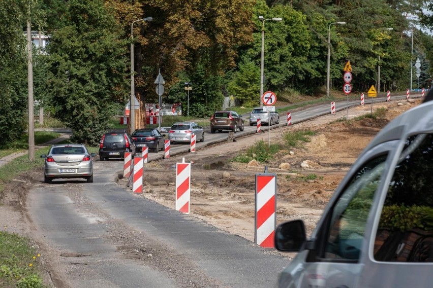 Ruch wahadłowy obowiązuje na około 400-metrowym odcinku...