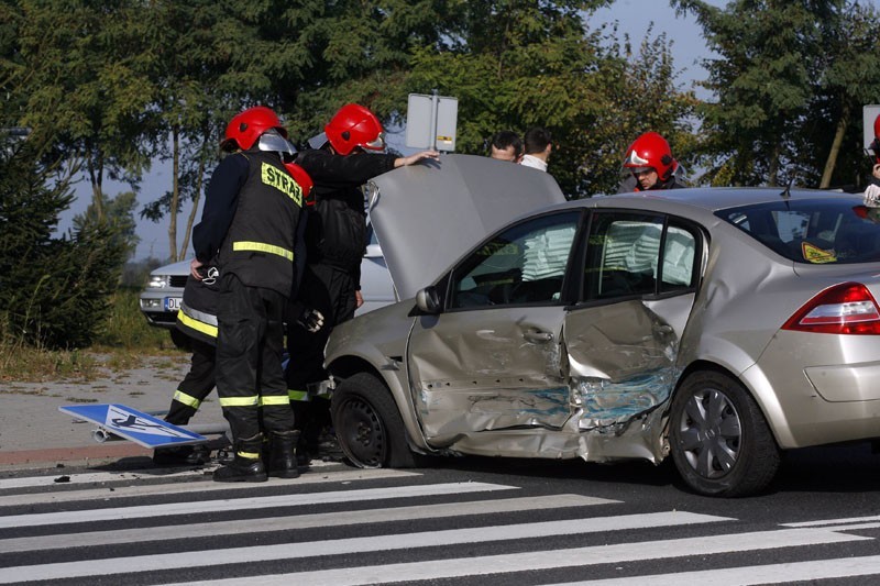 Legnica: Ranni w wypadku  na obwodnicy Legnicy (ZDJĘCIA)