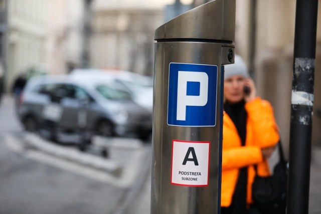 Wciąż nie wiadomo jakie ostatecznie będą nowe stawki w strefie płatnego  parkowania.