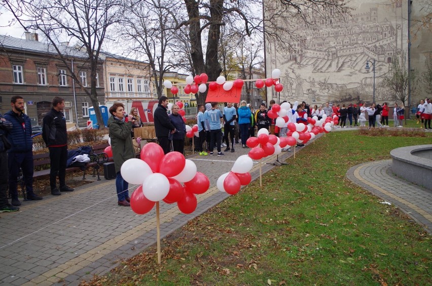 Święto Niepodległości na sportowo w ZSSChiO w Jarosławiu [ZDJĘCIA]