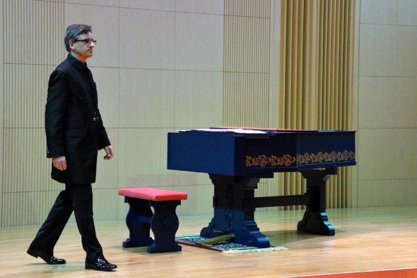 Viola organista miała okazję już zabrzmieć w Filharmonii...