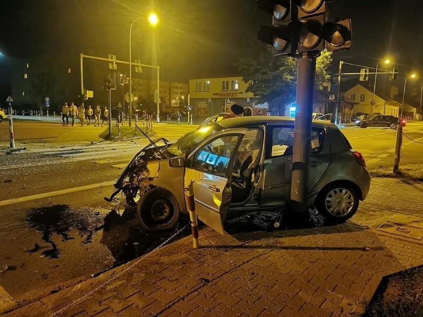 Wypadek w Turku. 18-latka nie ustąpiła pierwszeństwa. Kobieta trafiła do szpitala