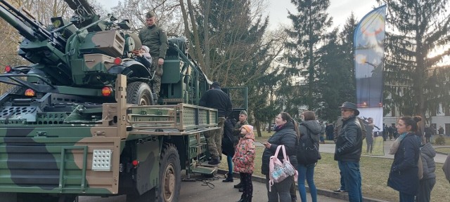 To kolejny piknik wojskowy odbywający się na terenie skierniewickiej uczelni. Poprzedni zgromadził setki zwiedzających tegorocznej wiosny.