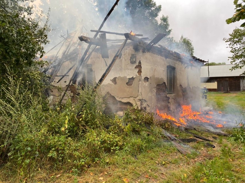 Pożar budynku mieszkalnego w Żarnowicy Małej (gm. Wolbórz)....