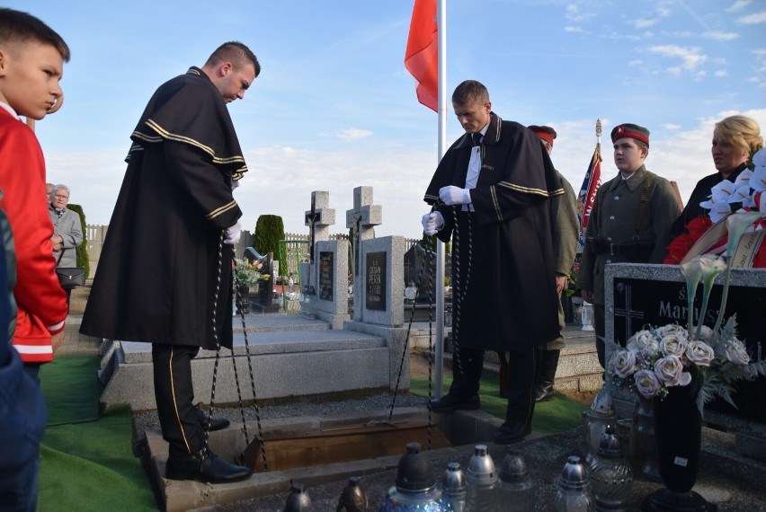 Zdziechowa. Niemcy rozstrzelali ich na polu. Po 83 latach odbył się ich pogrzeb